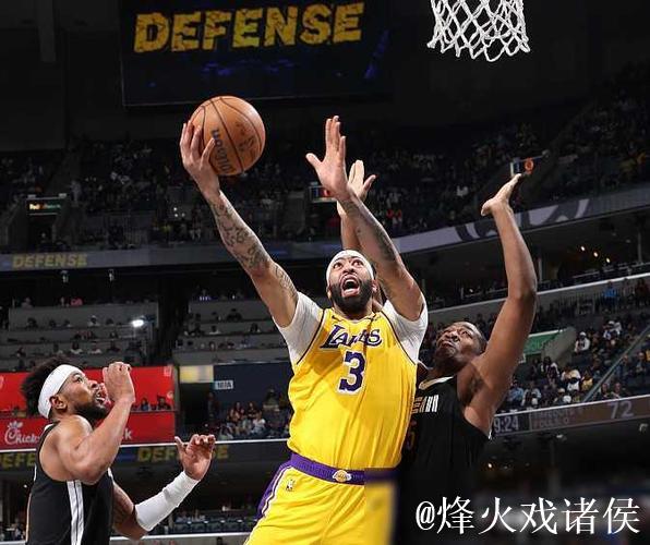 格林33分领衔，浓眉30+13詹姆斯21+13，火箭惊险击败湖人